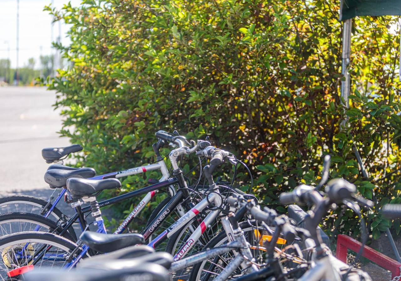 Days Inn By Wyndham Berthierville Eksteriør bilde