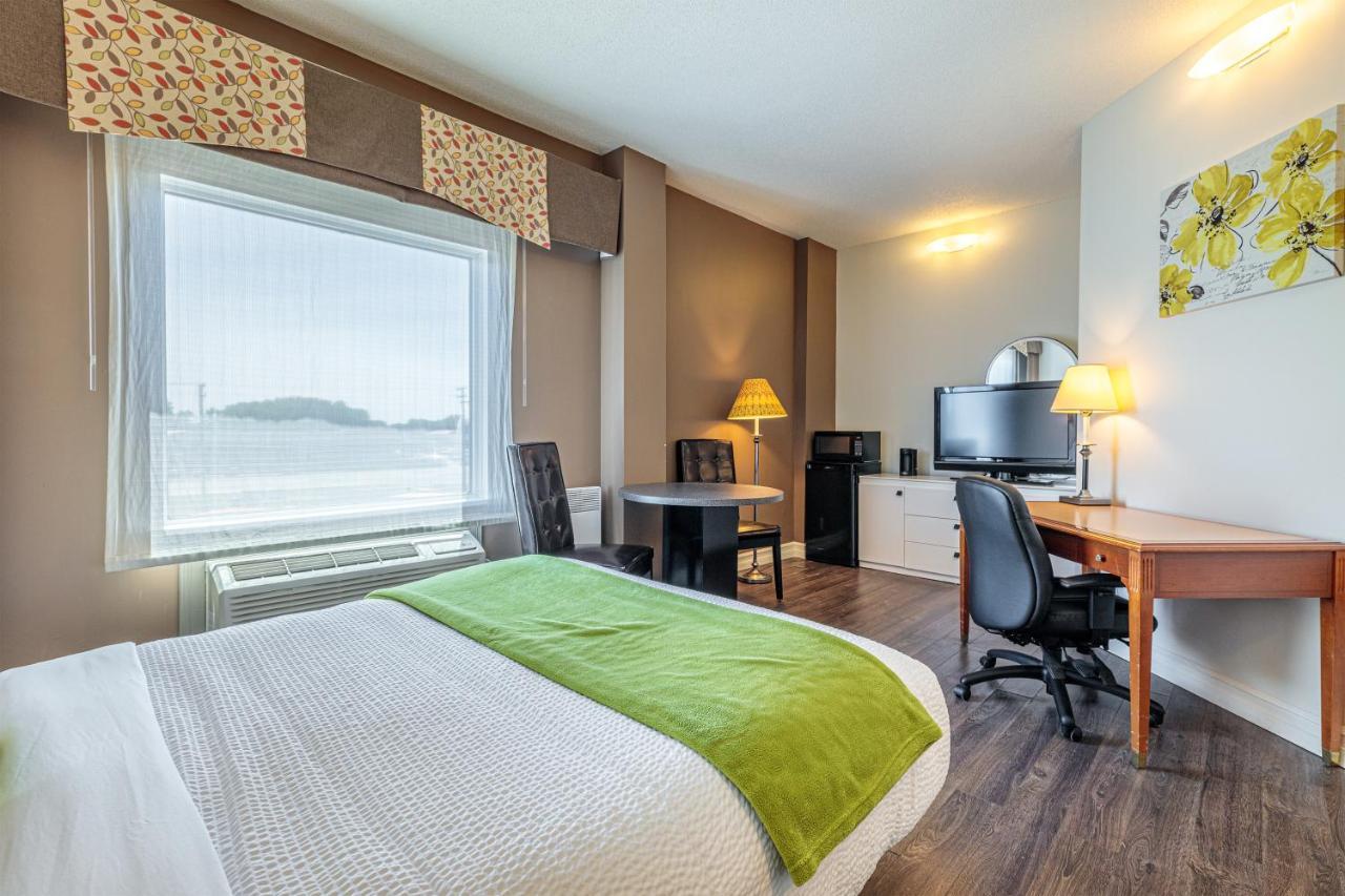 Days Inn By Wyndham Berthierville Eksteriør bilde