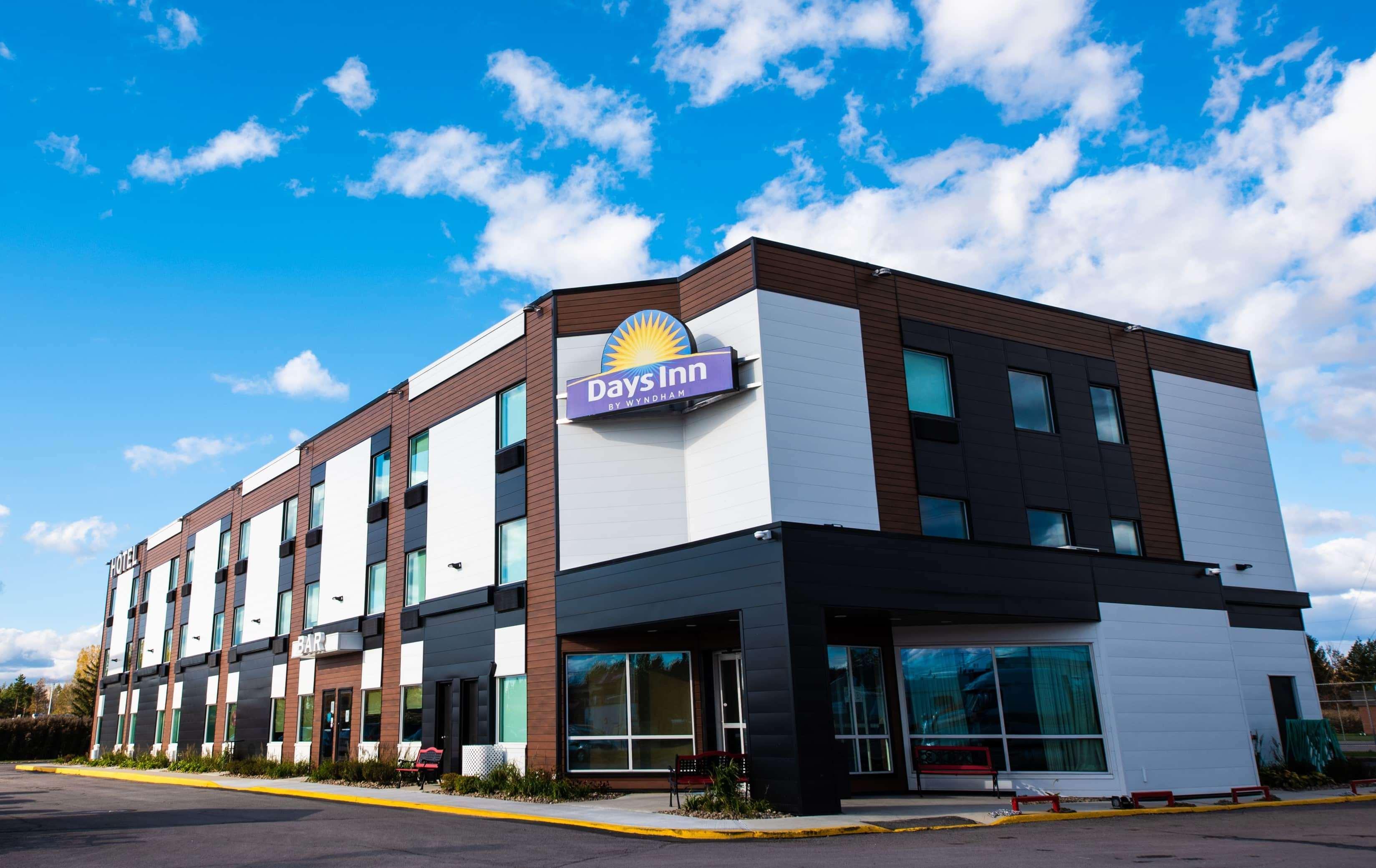 Days Inn By Wyndham Berthierville Eksteriør bilde